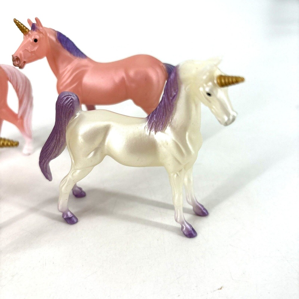 Breyer Stablemates Lot‎ of 5 Unicorns Pink Blue White - Picture 7 of 11